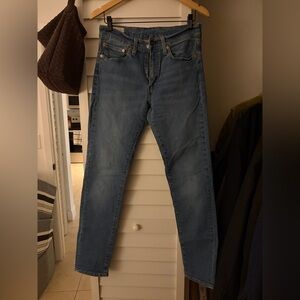 Premium 511 Levi's Women's Straight Leg Jeans in Medium Blue Wash